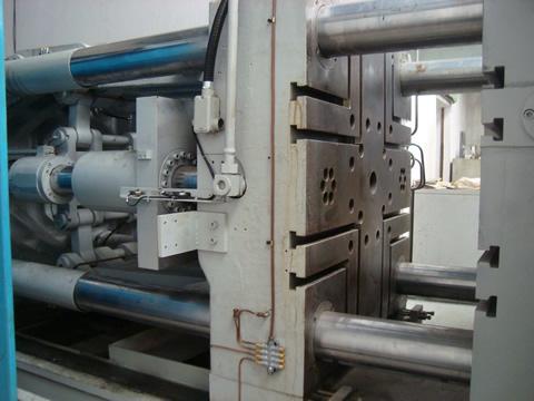 Injetora de Alumínio marca Wotan de 480 ton