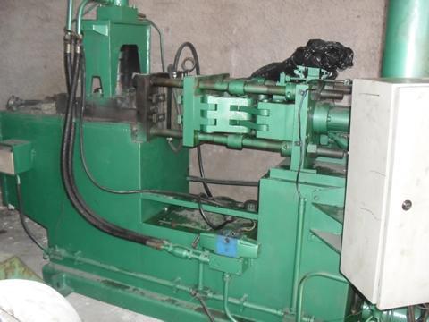 Injetora de Zamac marca Castimatic de 30 ton