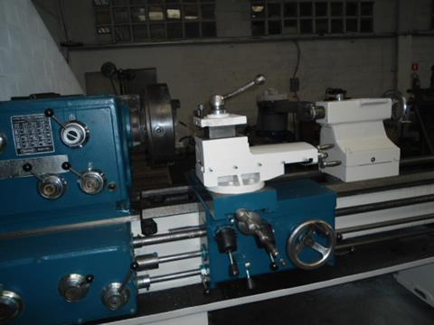 Torno , marca Tonanni TTN 350 , 4200x700 mm.